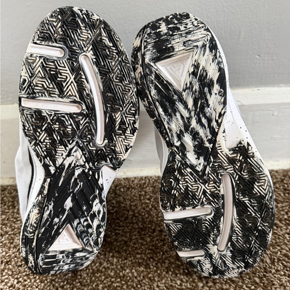 Nike Zoom Freak 5 GS Oreo White Black Blue DZ4486-100 Kids Size 7Y / Women 8.5 - Picture 6 of 7